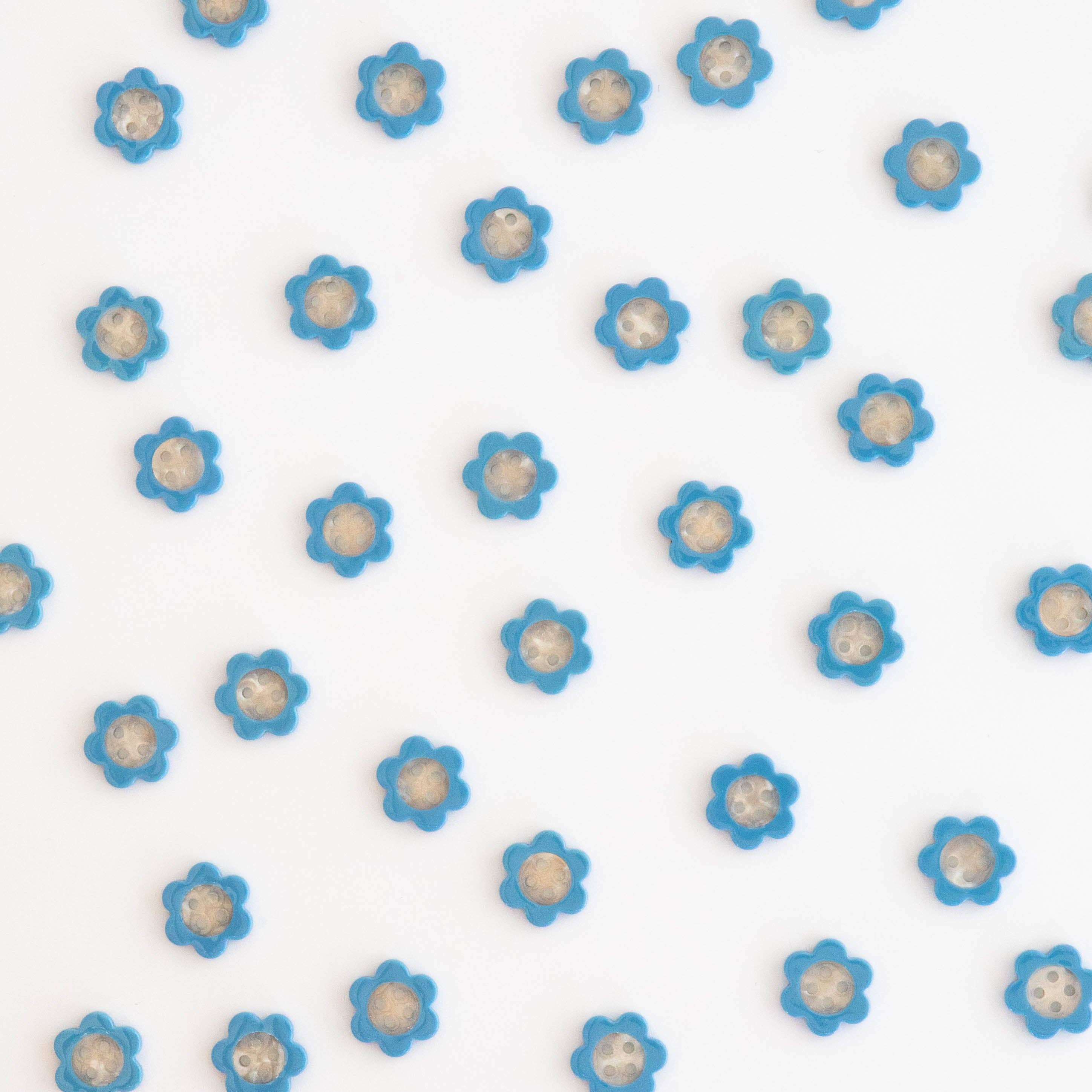 Blue Daisy Small 5/8" Buttons