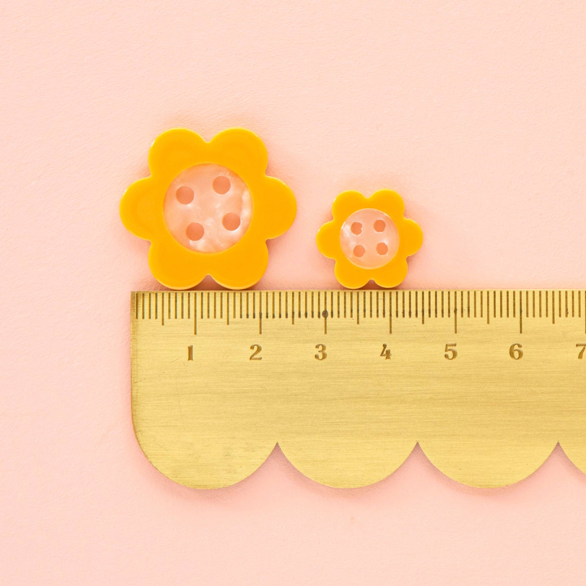 Boutons marguerite jaune grand format 2,5 cm
