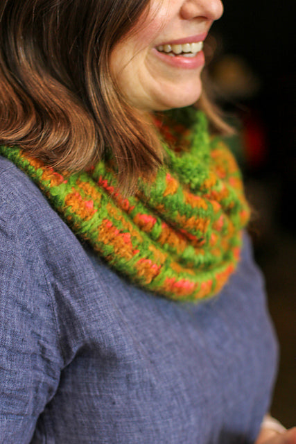 Slip Happy Plaid Cowl Pattern